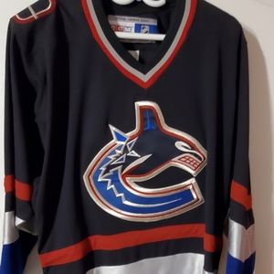 Authentic Vintage CCM Vancouver Canuks NHL Jersey